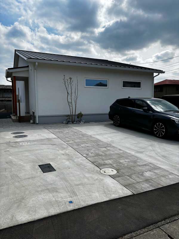 群馬太田市外構おしゃれ駐車スペース