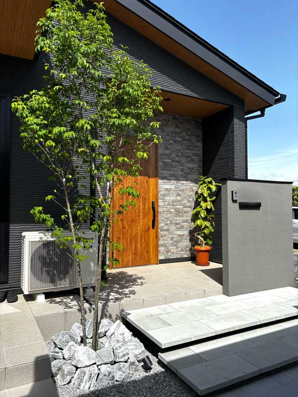 足利市玄関前かっこいい
外構