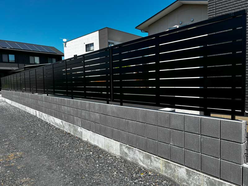 目隠しフェンスとブロック太田市外構工事