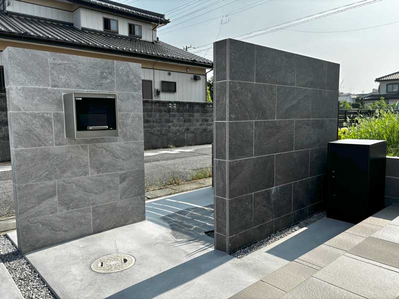 外構門柱裏側羽生市施工例