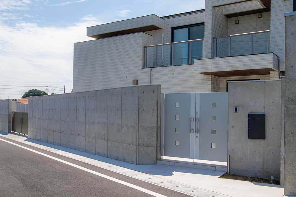 群馬県太田市門扉