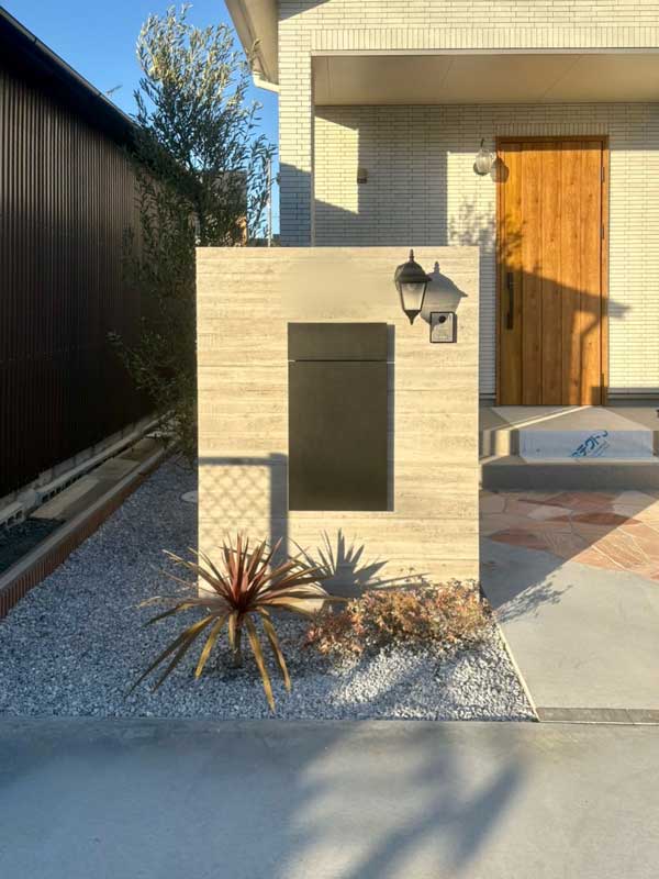 埼玉県羽生市門柱