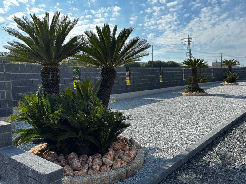 群馬外構植栽ソテツとブロック施工例