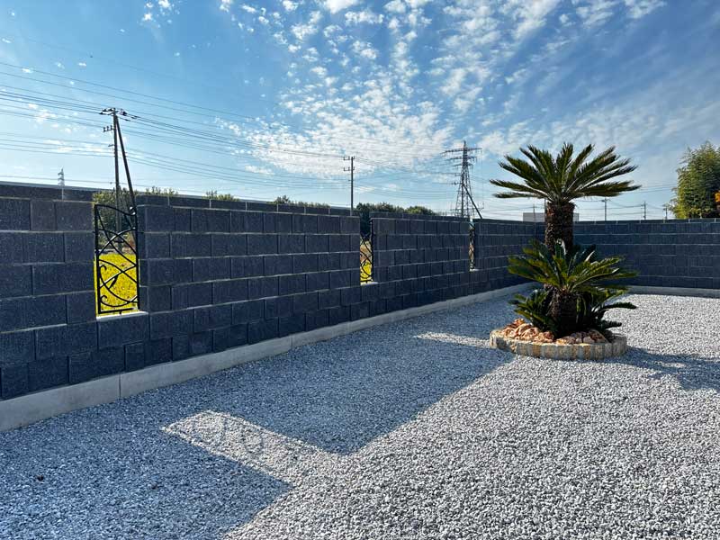 群馬ブロック、ソテツ外構施工例