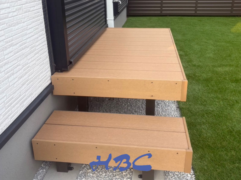 大泉町ウッドデッキ外構施工例