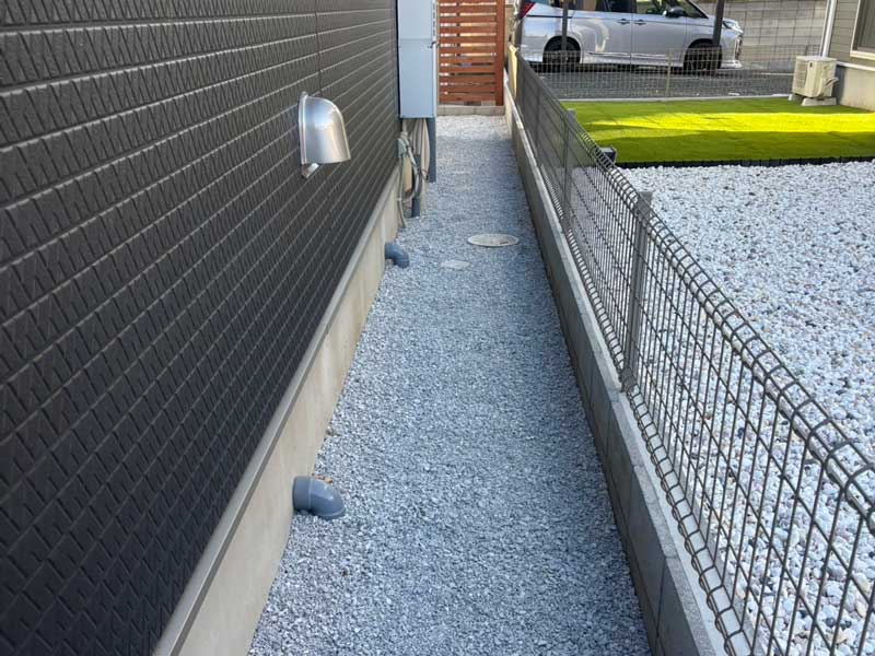 大泉町砕石敷外構施工例