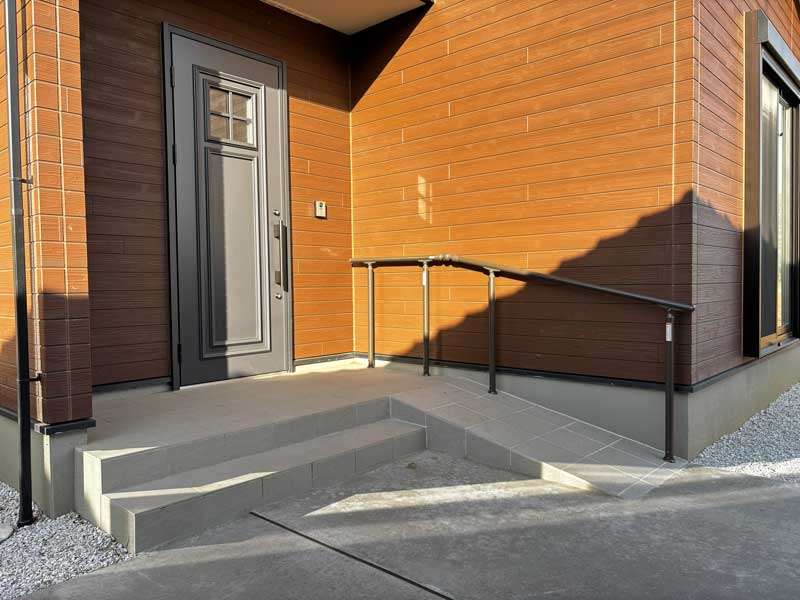 群馬太田市外構手すり付きスロープ