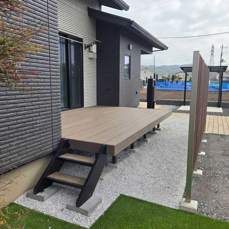 太田市外構ウッドデッキ施工例