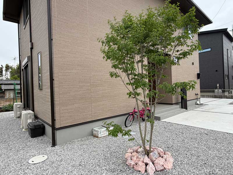 群馬大泉町外構植栽施工例